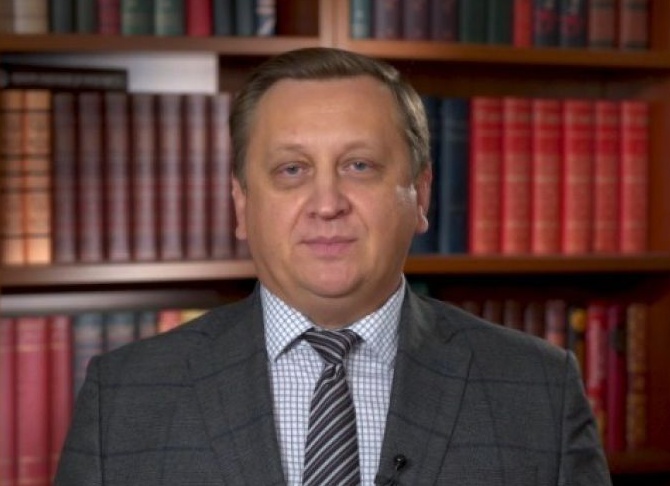 Экс-глава Минобрнауки Алтайского края представил новый образовательный стандарт